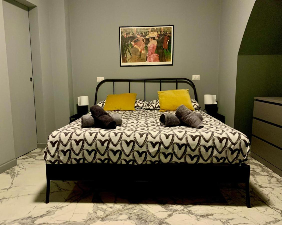 Modern City Center Apartment Benevento Bagian luar foto